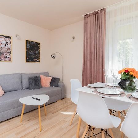 Mokotow Apartments Reytan By Noclegi Renters Варшава Экстерьер фото